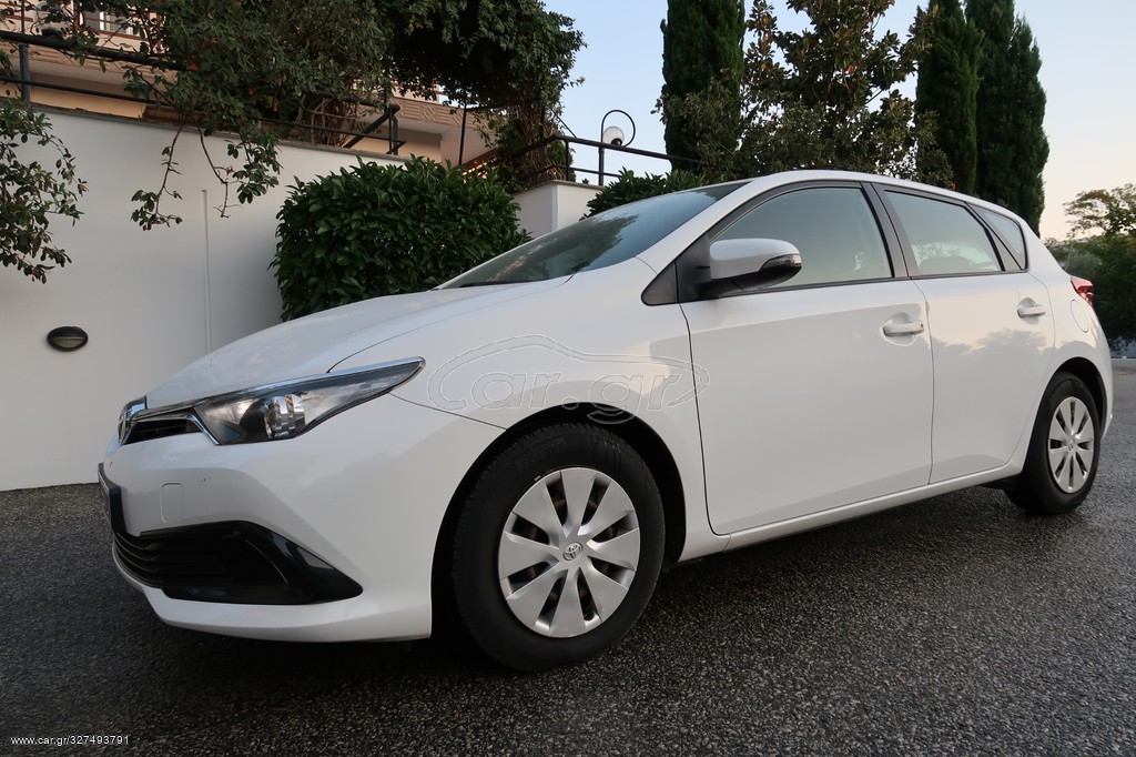 TOYOTA AURIS 2018
