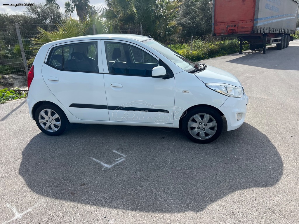 HYUNDAI i10 2013