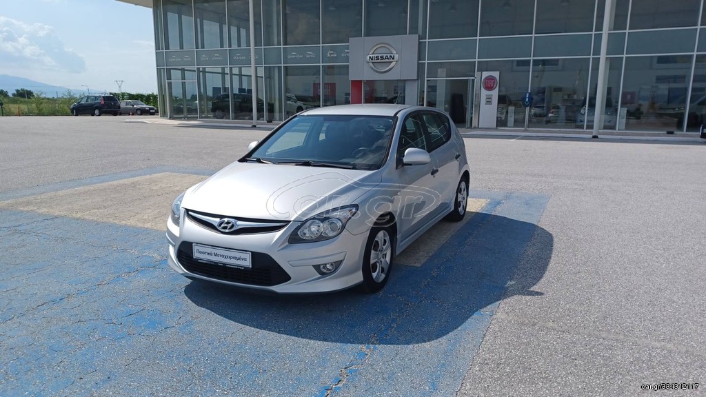 HYUNDAI i30 2011