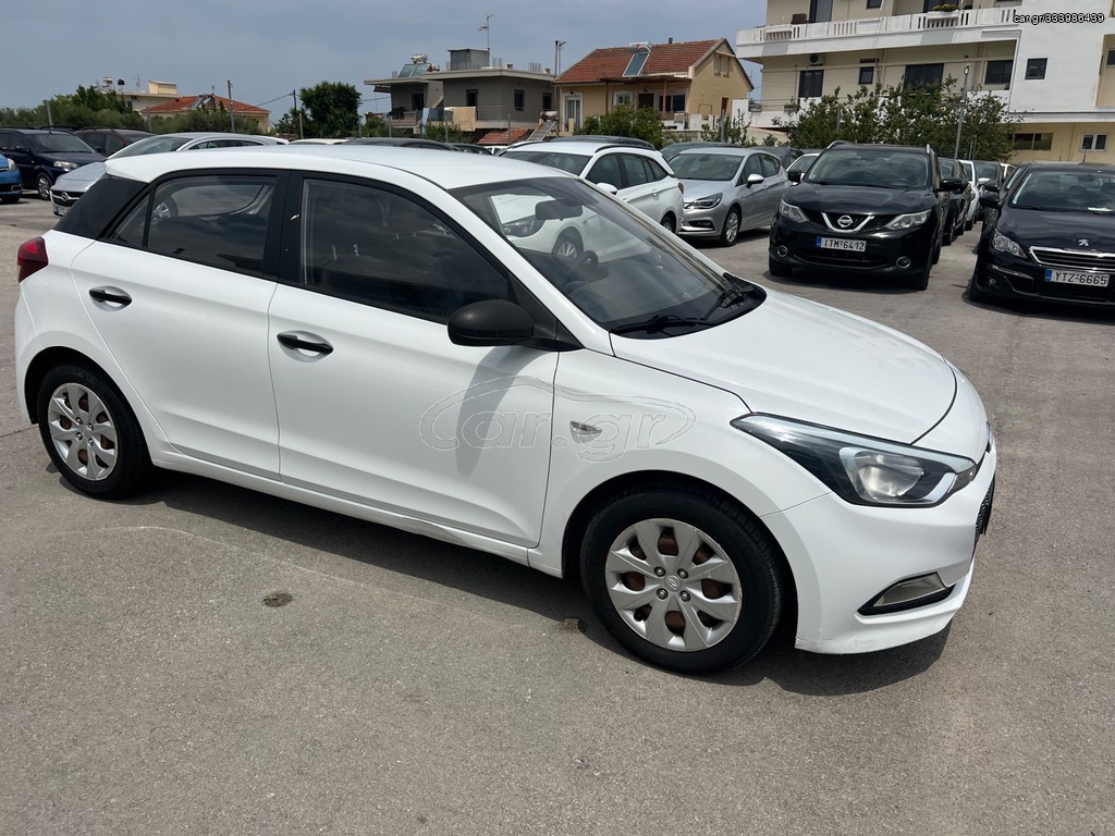 HYUNDAI i20 2018