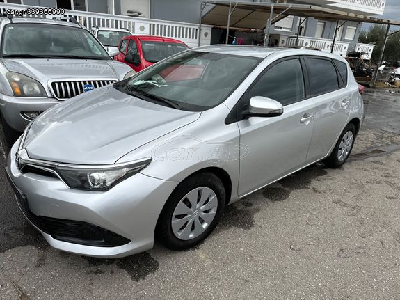 TOYOTA AURIS 2016