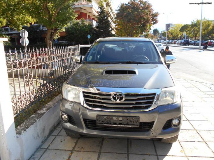 TOYOTA HILUX 2015