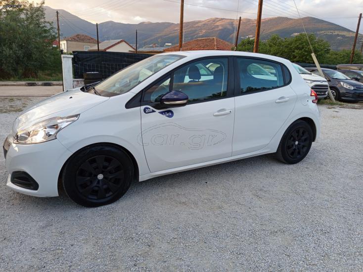 PEUGEOT 208 2018