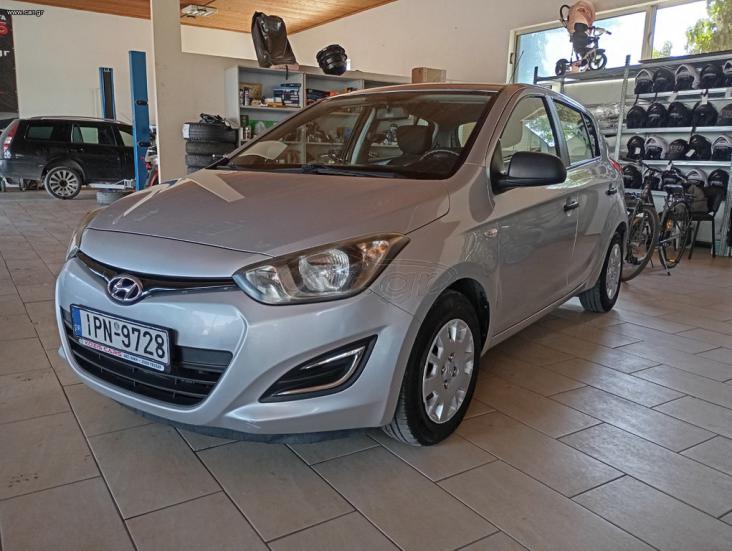 HYUNDAI i20 2015