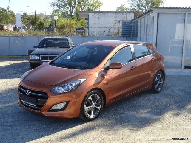 HYUNDAI i30 2015