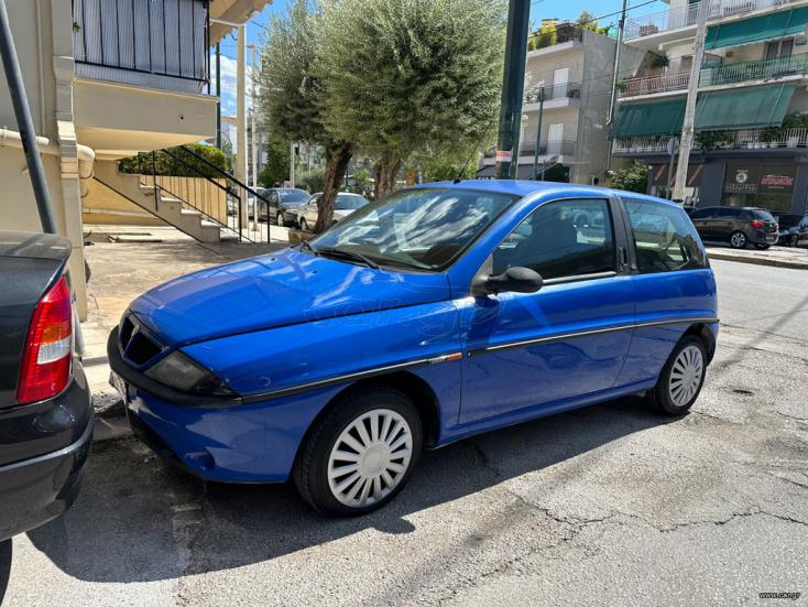 LANCIA YPSILON 2000