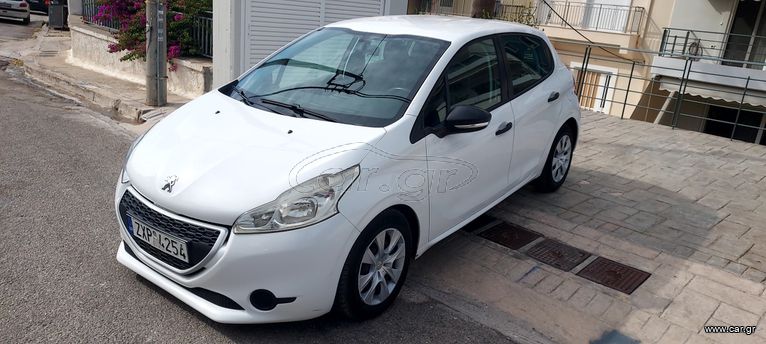 PEUGEOT 208 2015