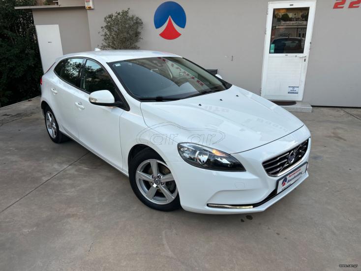 VOLVO V40 2014