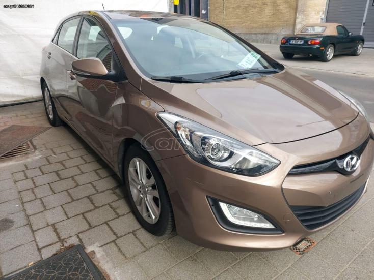 HYUNDAI i30 2013