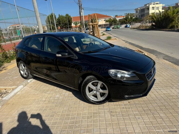 VOLVO V40 CROSS COUNTRY 2015