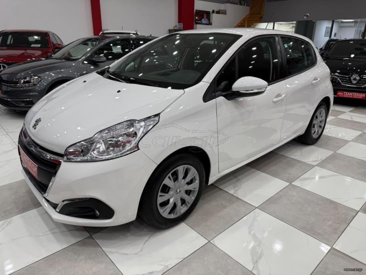 PEUGEOT 208 2019