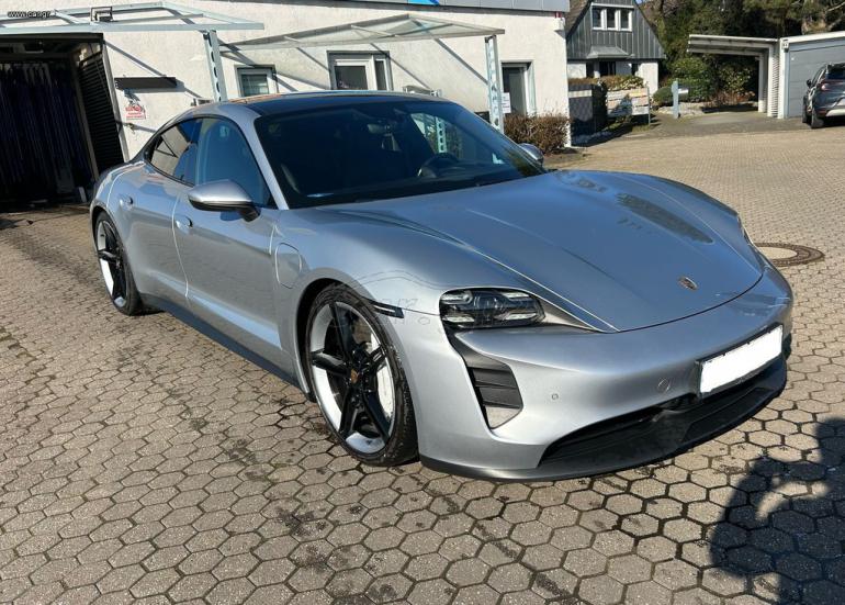 PORSCHE TAYCAN 2020