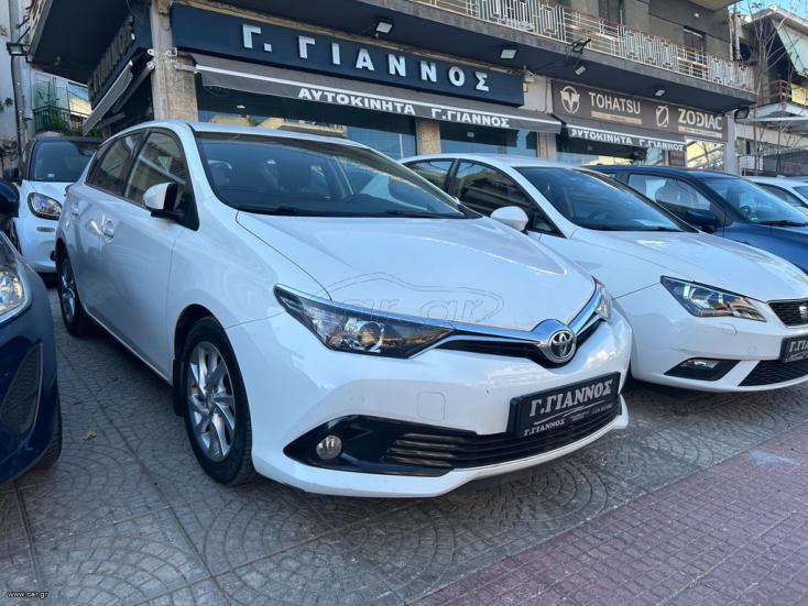 TOYOTA AURIS 2015