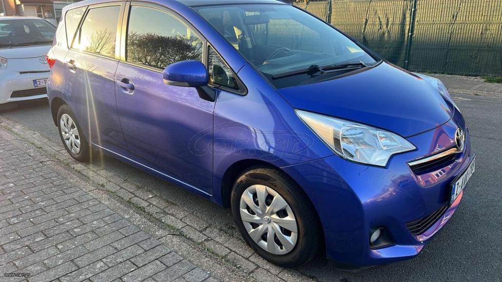 TOYOTA VERSO-S 2012