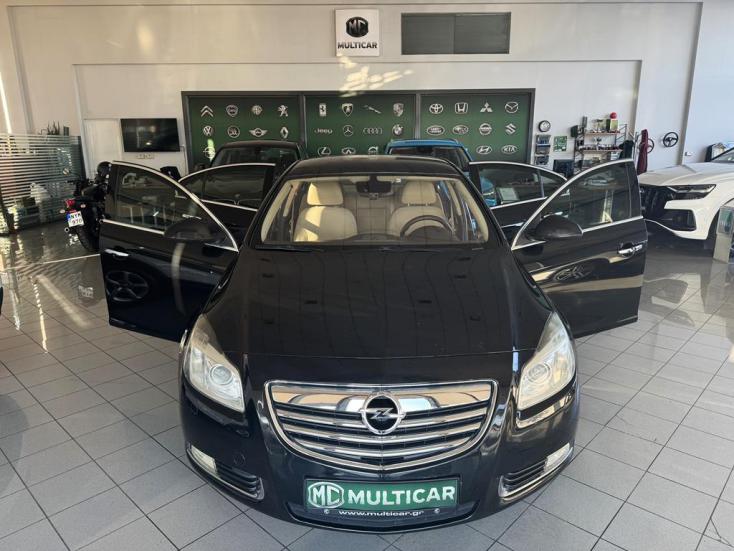 OPEL INSIGNIA 2011