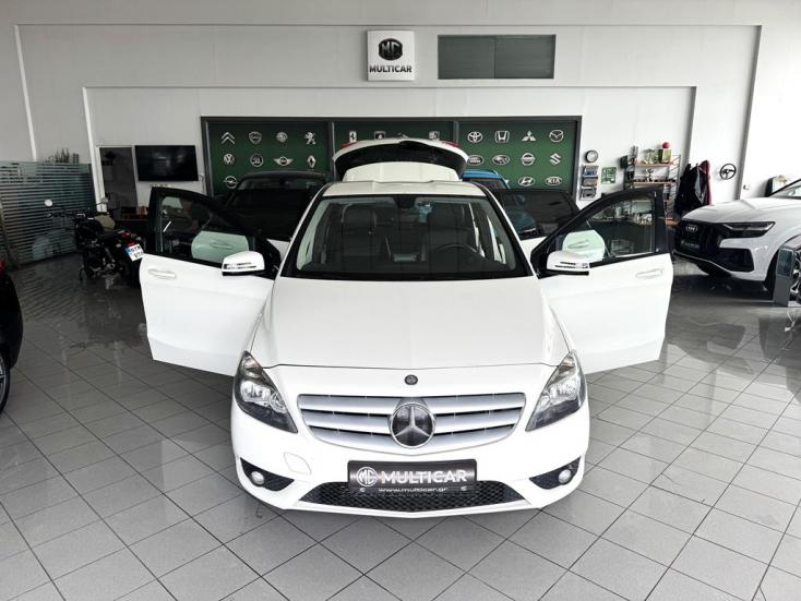 MERCEDES B180 2013