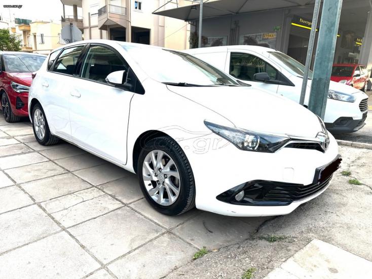 TOYOTA AURIS 2016