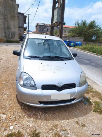 TOYOTA YARIS 2000