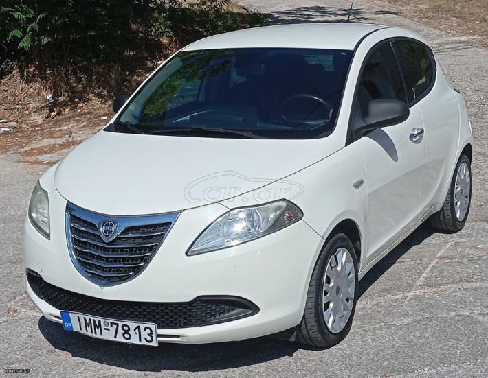 LANCIA YPSILON 2009