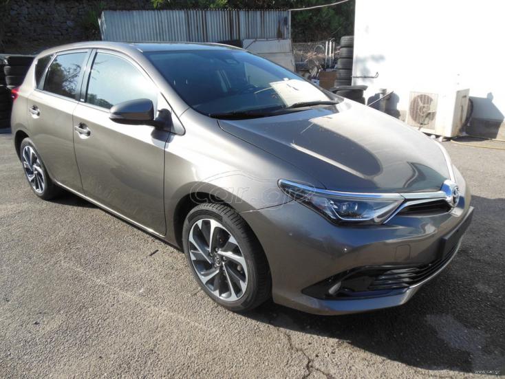 TOYOTA AURIS 2016
